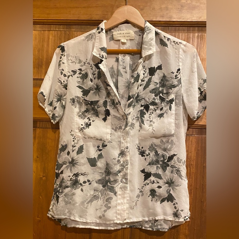 Cloth & Stone Sheer Blouse Size Medium  Preowned Beautiful Classy Elegant